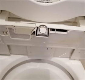 便座裏の汚れ
